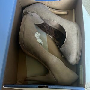 Tan jelly pop heels